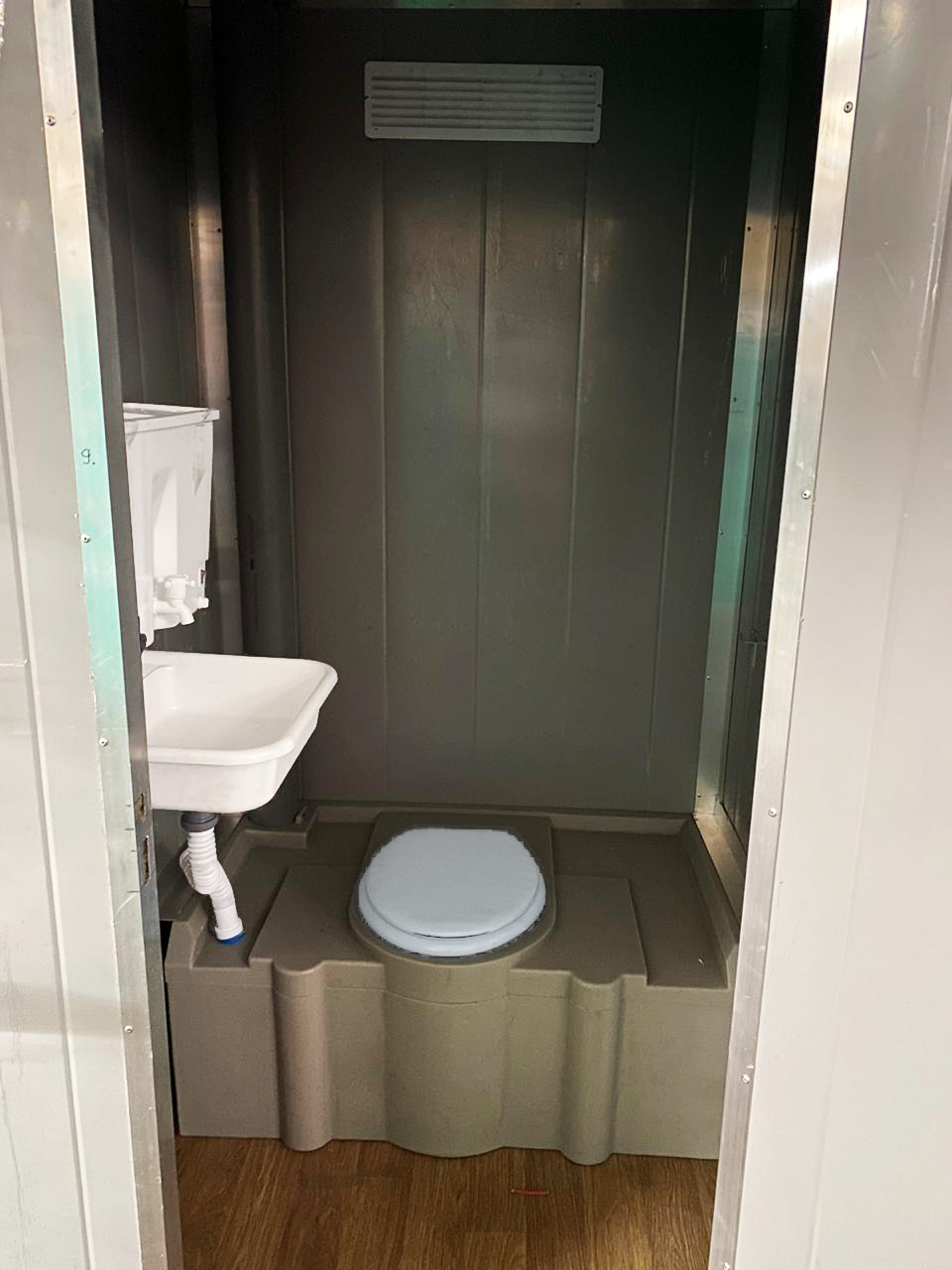 Зимняя туалетная кабина Арктика